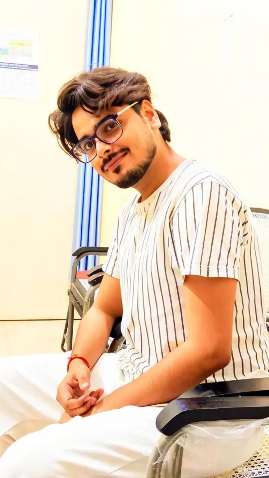 Lovlish Gupta — Chemistry Tutor in Noida