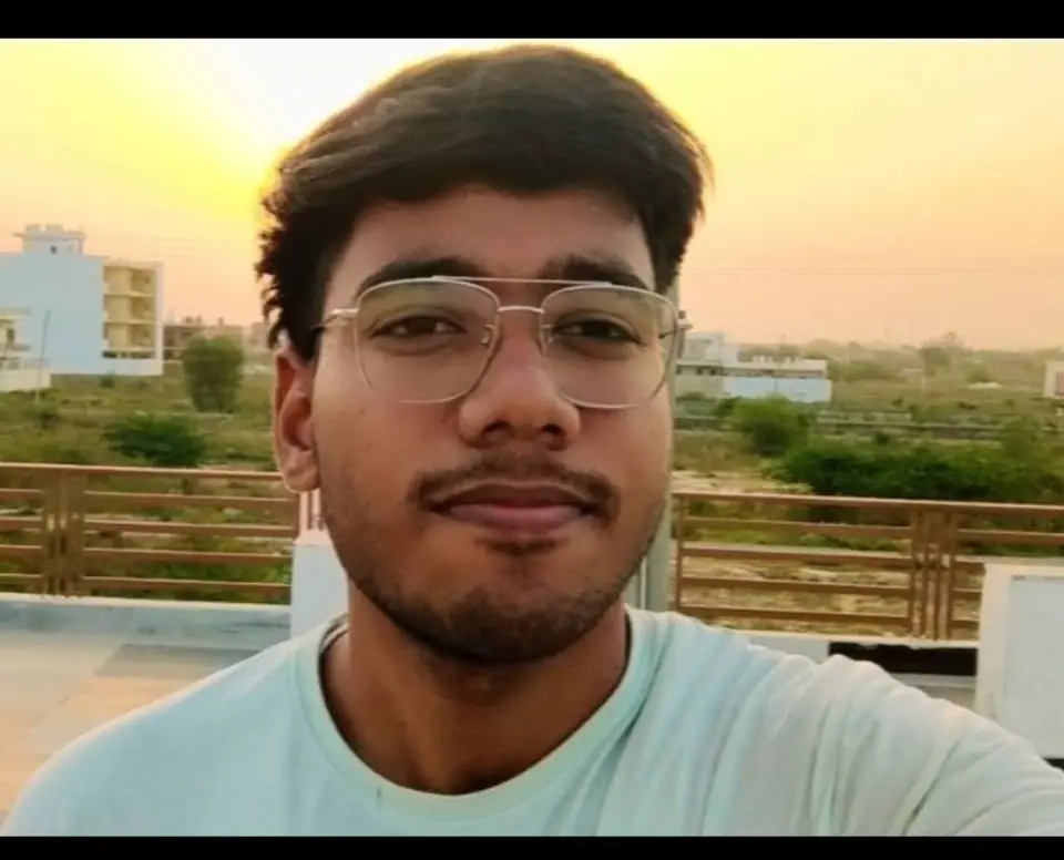 Karan — Maths Tutor in Noida
