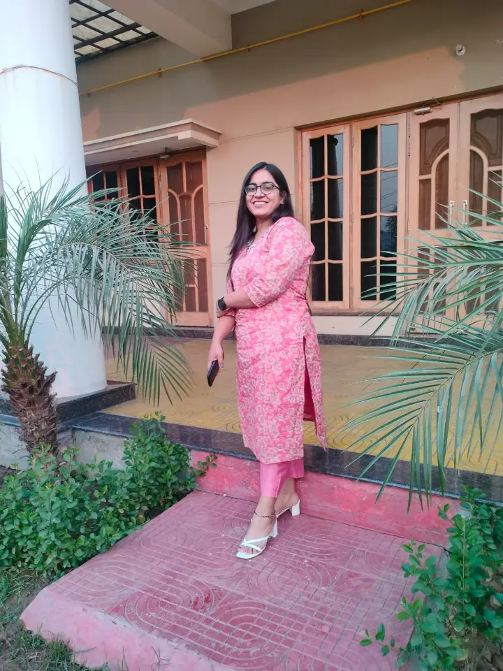 Anisha Chaudhary — Science Tutor in Noida