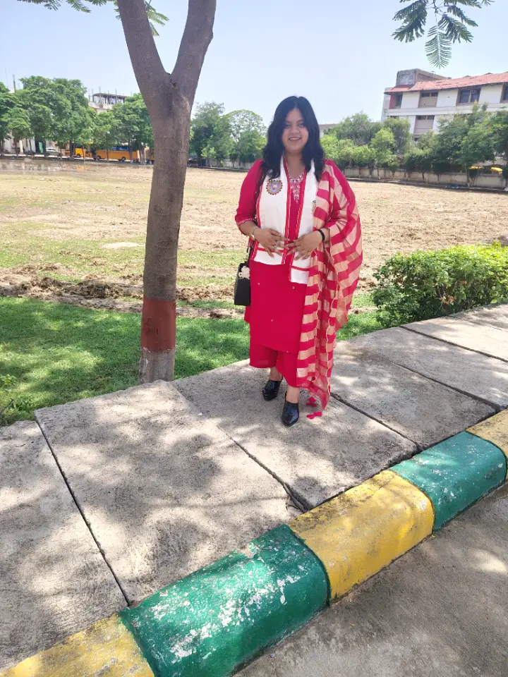 Vartika Awasthi — Social Studies Tutor in Noida