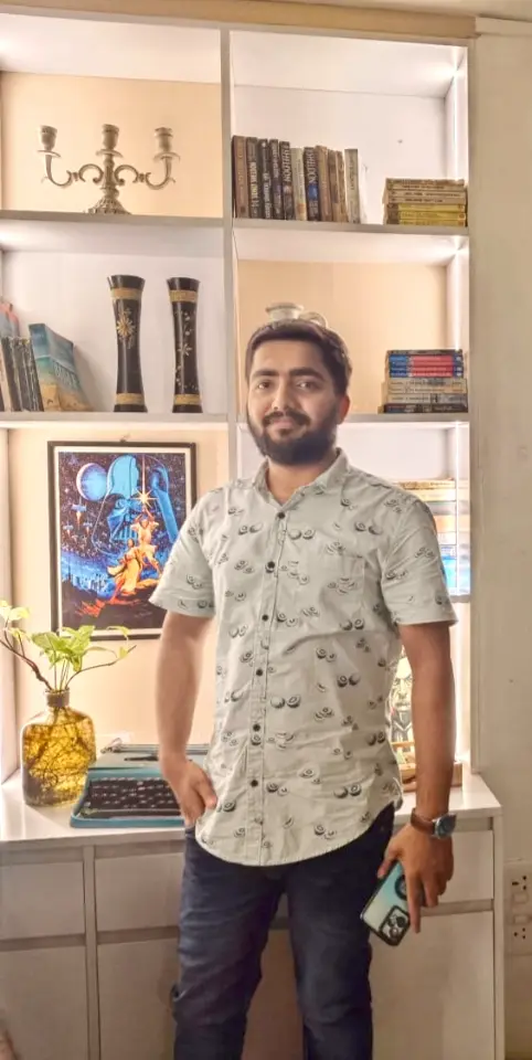 Aditya Chaurasia — English Tutor in Varanasi