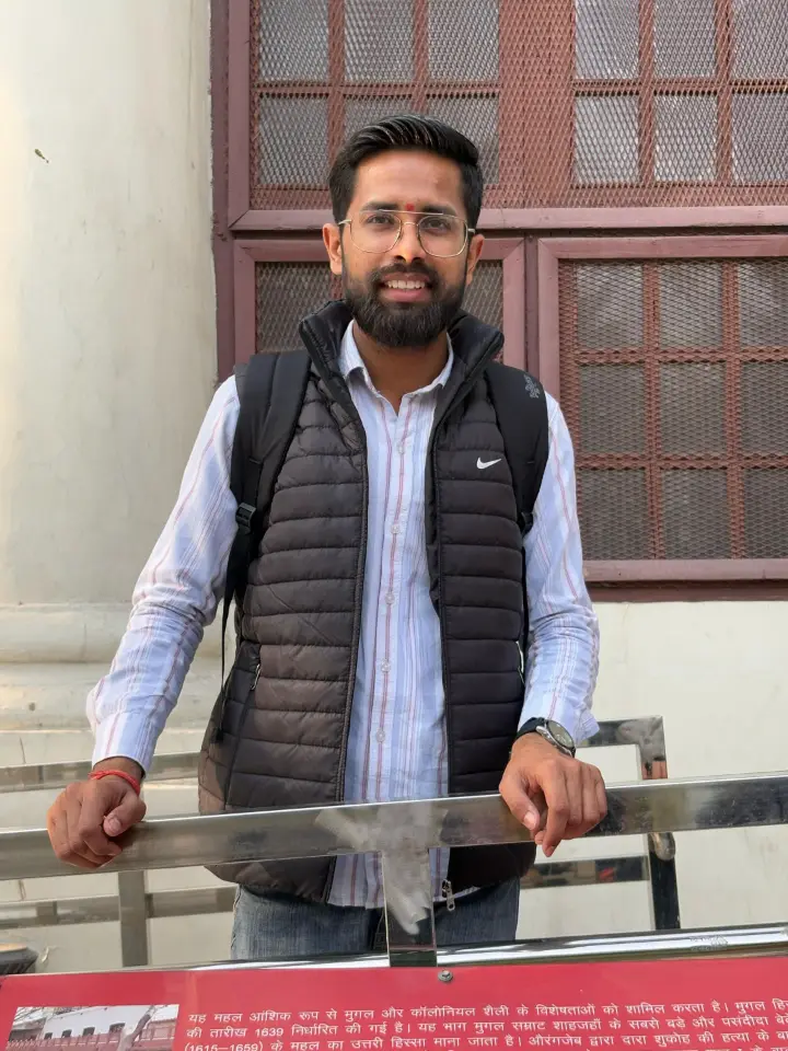 Hardik Sharma — Social Studies Tutor in New Delhi