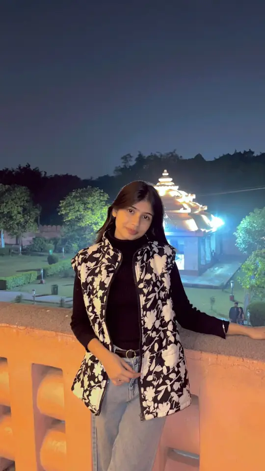 Yashasvi Rajpal — English Tutor in Varanasi