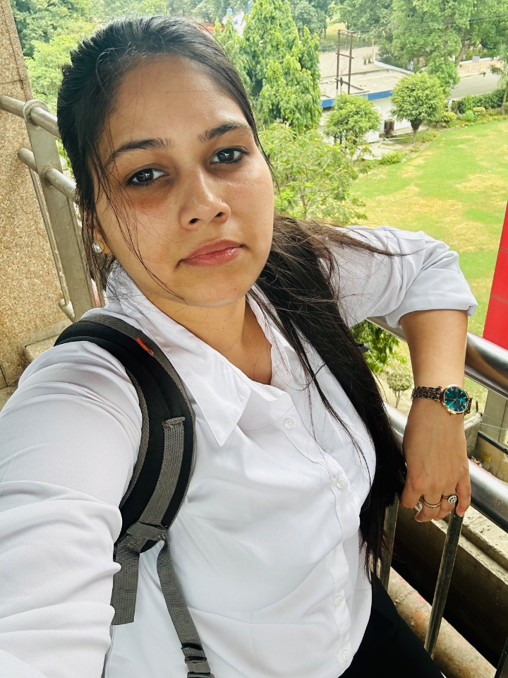 Ekta Kathunia — Computer Science Tutor in Gurugram