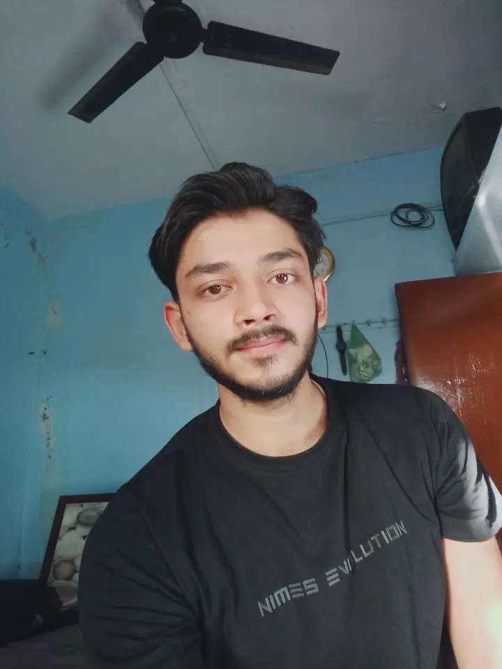Sujeet Tiwari — Maths Tutor in Varanasi