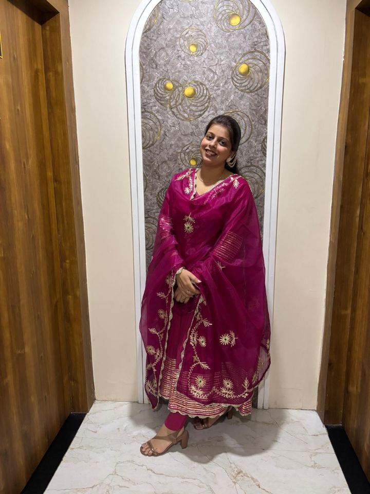 Avantika Singh — Social Studies Tutor in Noida