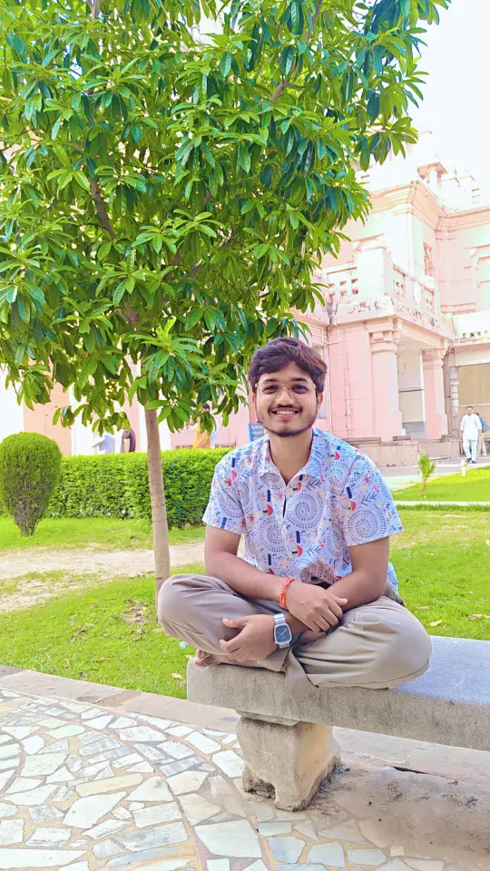 Lucky Shain — Science Tutor in Varanasi