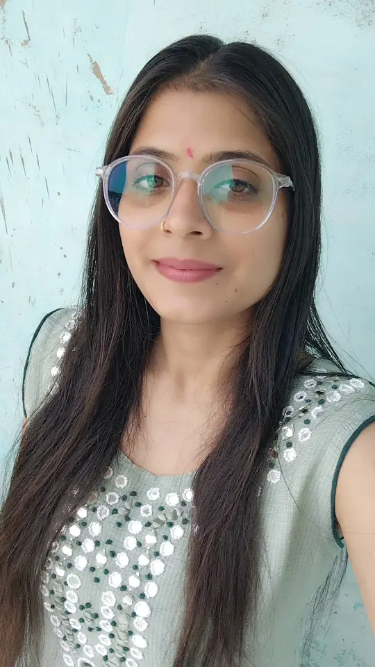 Monika Yadav — Political Science Tutor in Gurugram