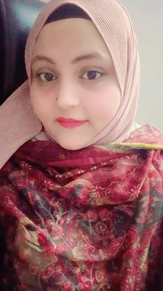 Aisha Khan — English Tutor in Kanpur